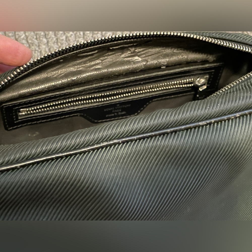 LV Taiga Parana Canvas Toiletry bag. Unisex dark greenish, black color - Picture 9 of 12